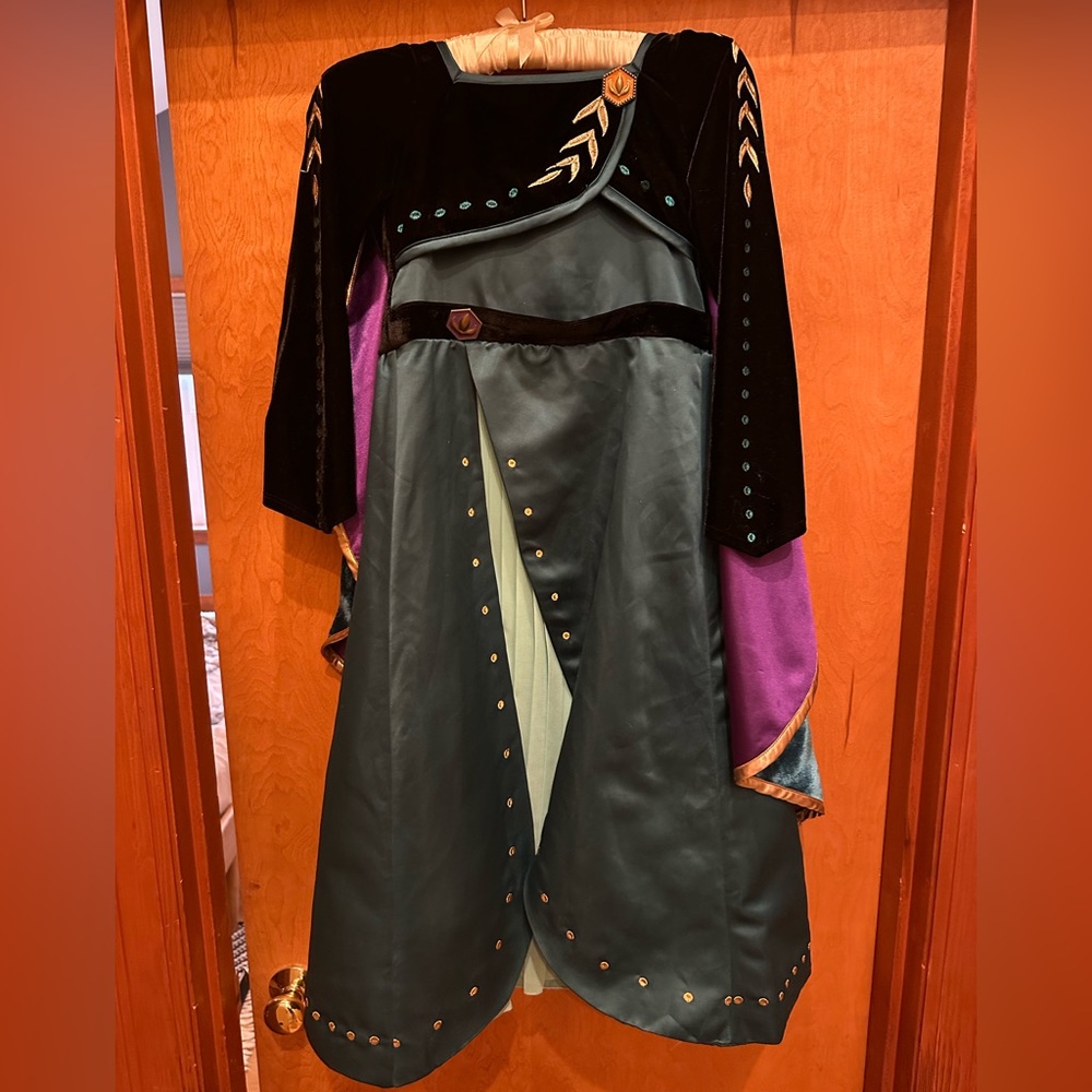 Castle Collection Authentic Disney Frozen 2 Queen Anna Deluxe Costume Size 7/8